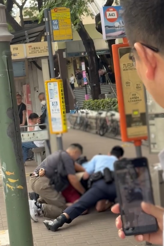 上水雙程證男子偷豬肉店鐵鈎　警員巴士站展「追鈎行動」撳地制服