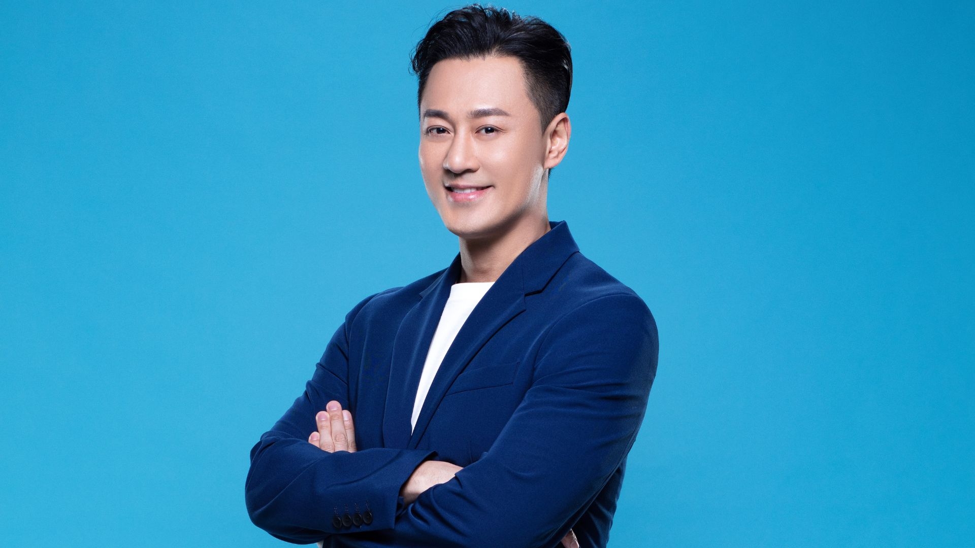 林峯笑稱好久冇被要求做呢啲得意表情，感覺有點生疏。