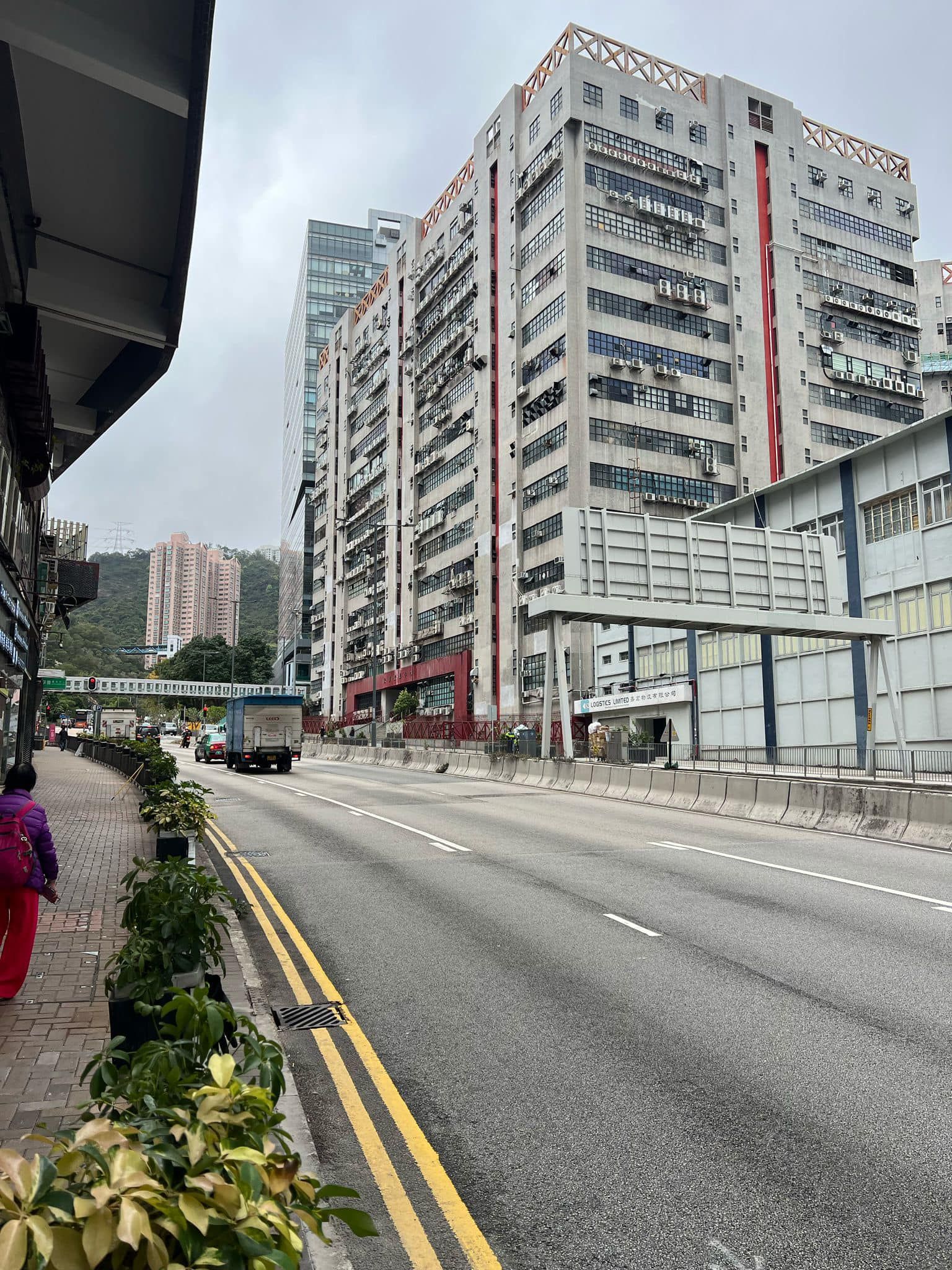 葵涌交通警「鬼祟」捉超速被識破