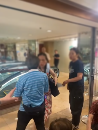 排隊黨MMA｜3女子金鐘運輸署霸位內訌衝突　阿婆膠袋出手狠擊「蛇頭」