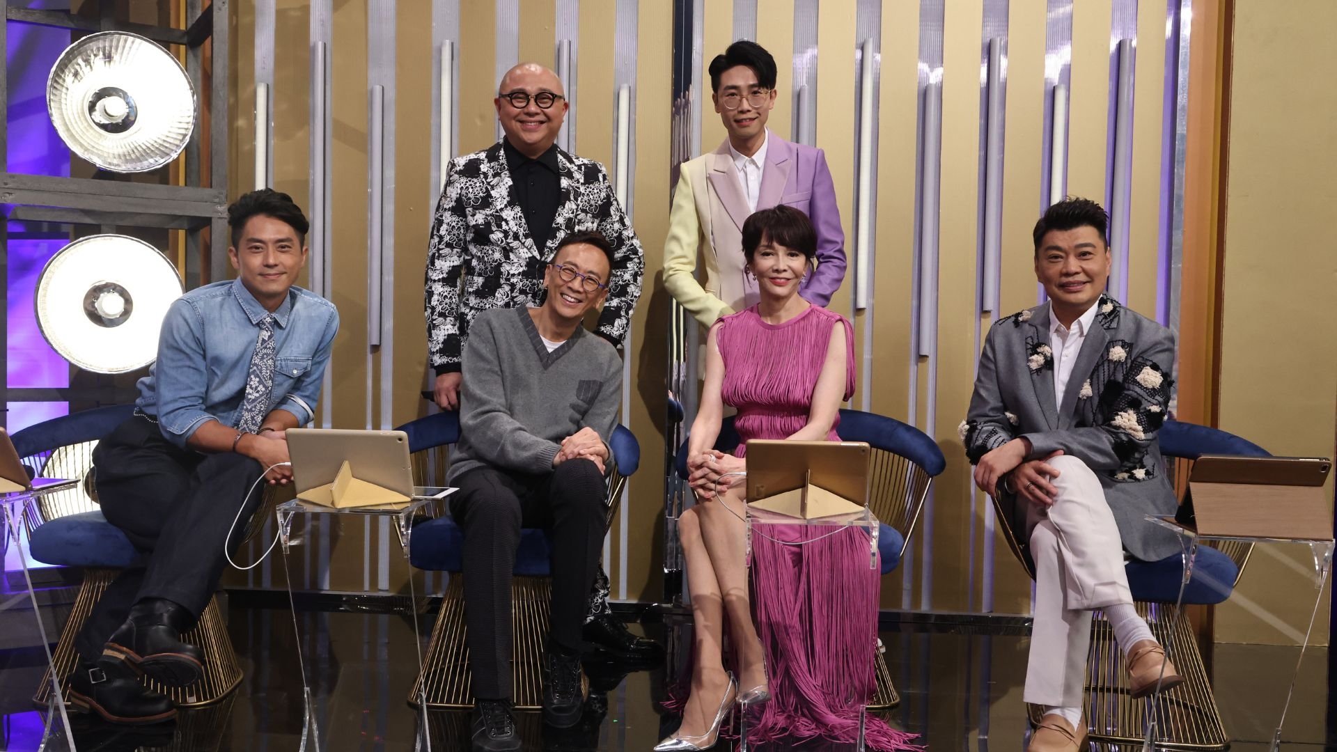 由Do姐鄭裕玲、Bob及6號主持《全能司儀選拔大賽2022》，決賽邀來鄭丹瑞（旦哥）、森美及阮兆祥擔任評判。