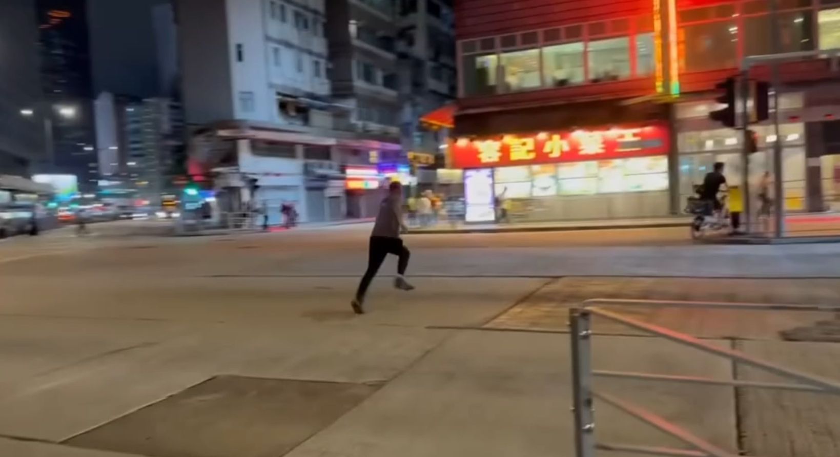 太子的士司機VS單車男爆追逐戰