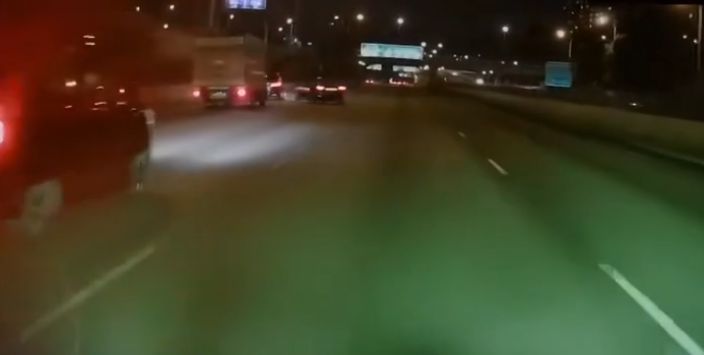 車Cam直撃｜私家車吐露港公路亂切線撞貨車