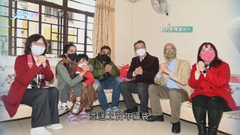 陳茂波與多名官員新春探訪屯門基層家庭