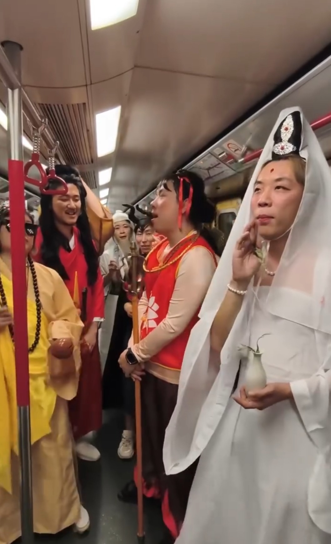 觀音、哪吒、佛祖與一眾仙人