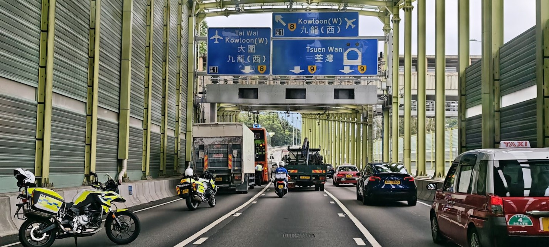 途經駕駛者應小心駕駛，並留意現場交通安排。