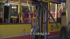 將軍澳清晨有城巴與中型貨車相撞無人傷 涉事城巴車長停職