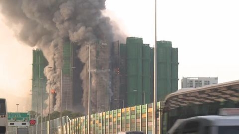 持續更新｜大埔宏福苑外牆棚架四級火至少四死三傷消防一殉職一傷勢嚴重| 無綫新聞TVB News