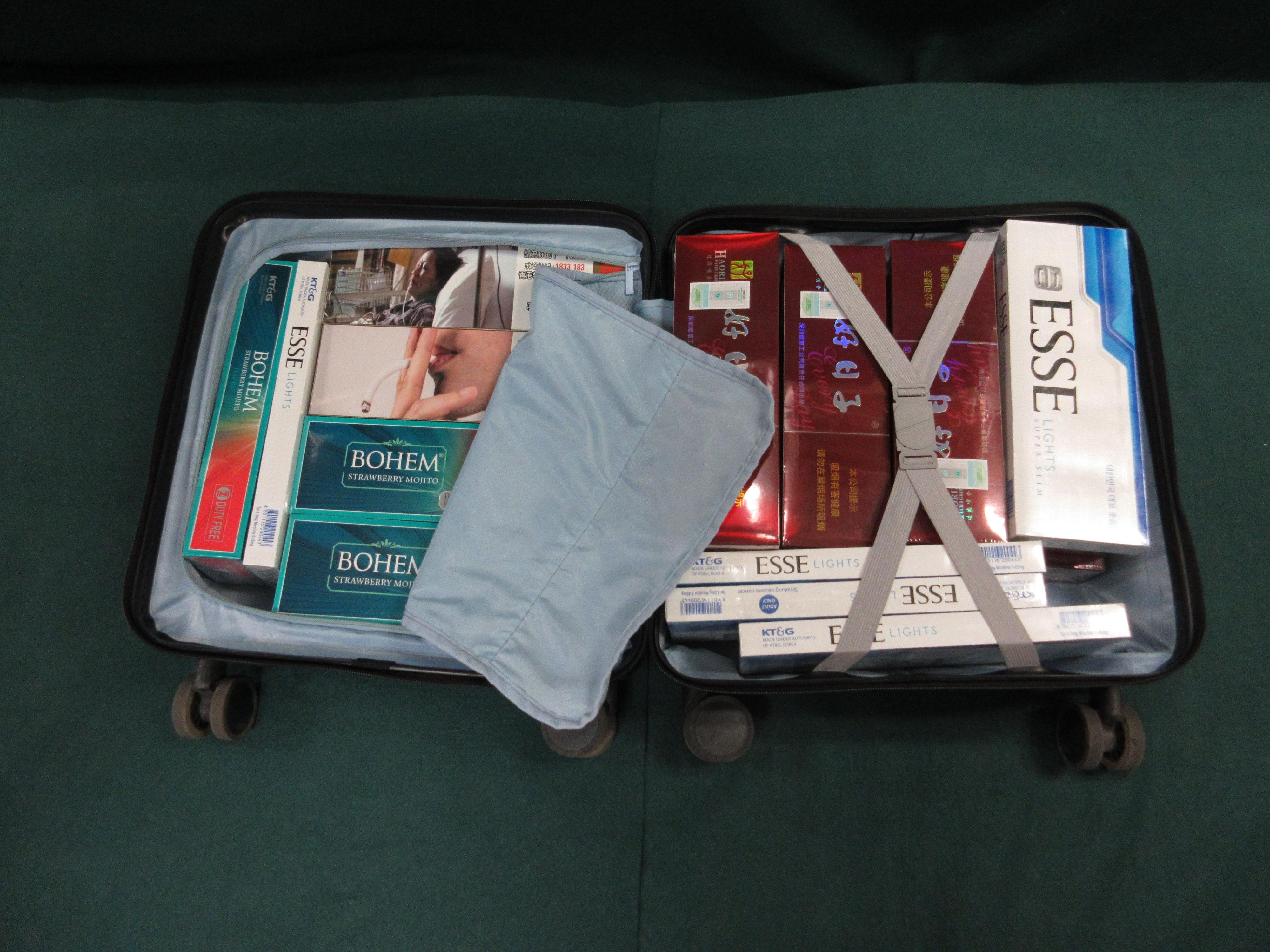 圖示檢獲的未完稅香煙。（海關圖片）