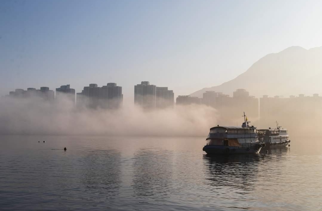 馬鞍山一帶在霧罩下景致如詩如畫。網絡圖片