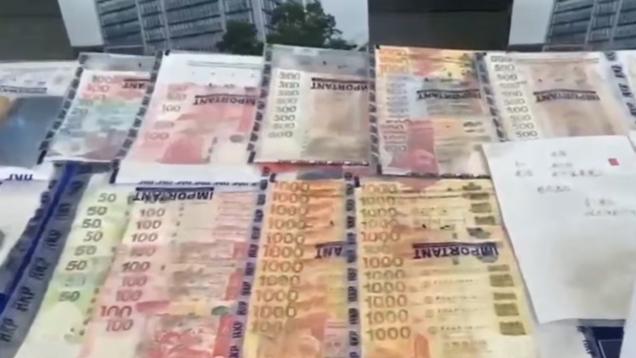 涉案物品。（警方YouTube直播）