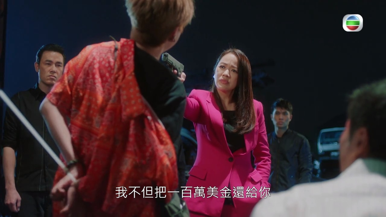 李漫芬個樣真係好有殺氣。