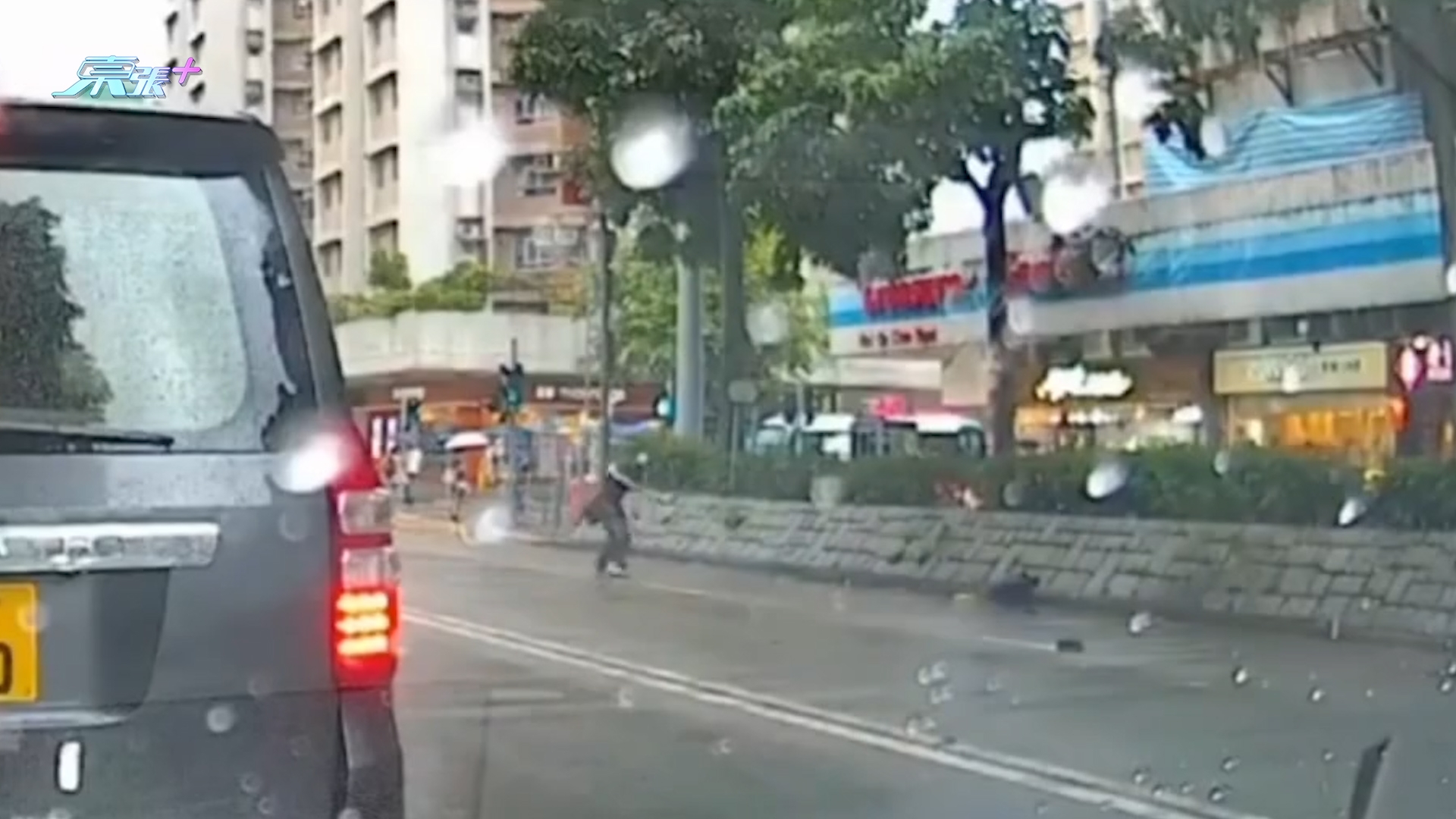 車Cam直擊｜馬路逆線踩風火輪「慘PK」　被嘲：遲早命仔都無埋