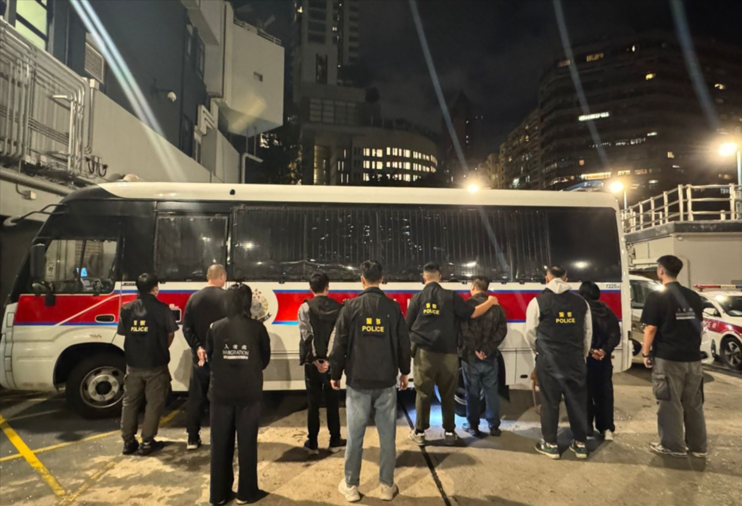 張學友紅館演唱會｜警方伙入境處打擊「黃牛黨」　拘4名內地人