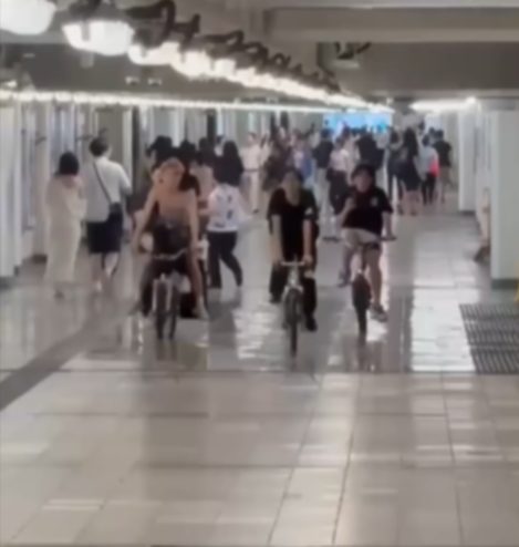 紅磡站隧道內「後生街車黨」踩單車大聲放音樂　網民意見不一