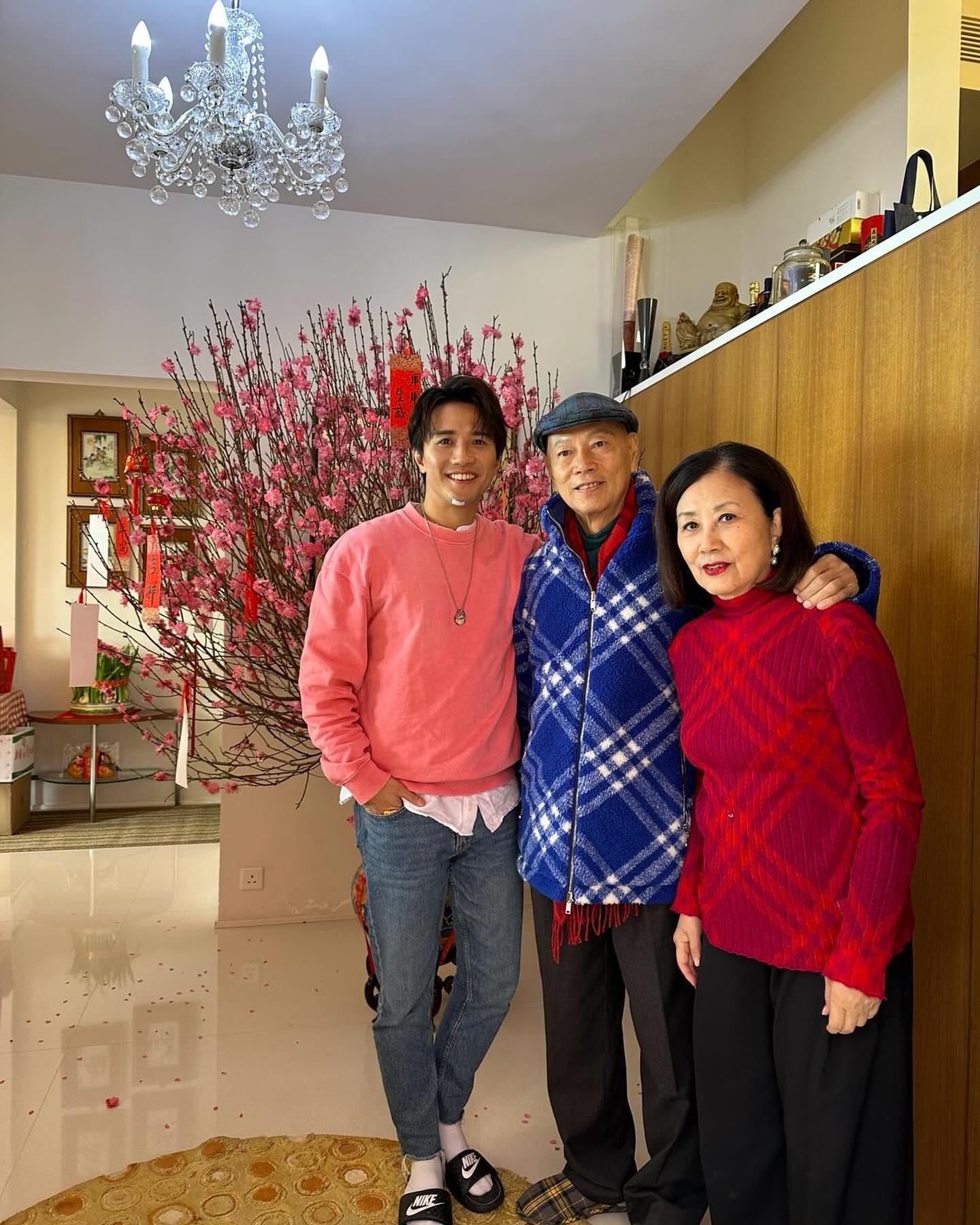 七公主x四朵金花｜後輩向仙姐拜年超熱鬧 王愛明現身公主金花齊聚 東張+