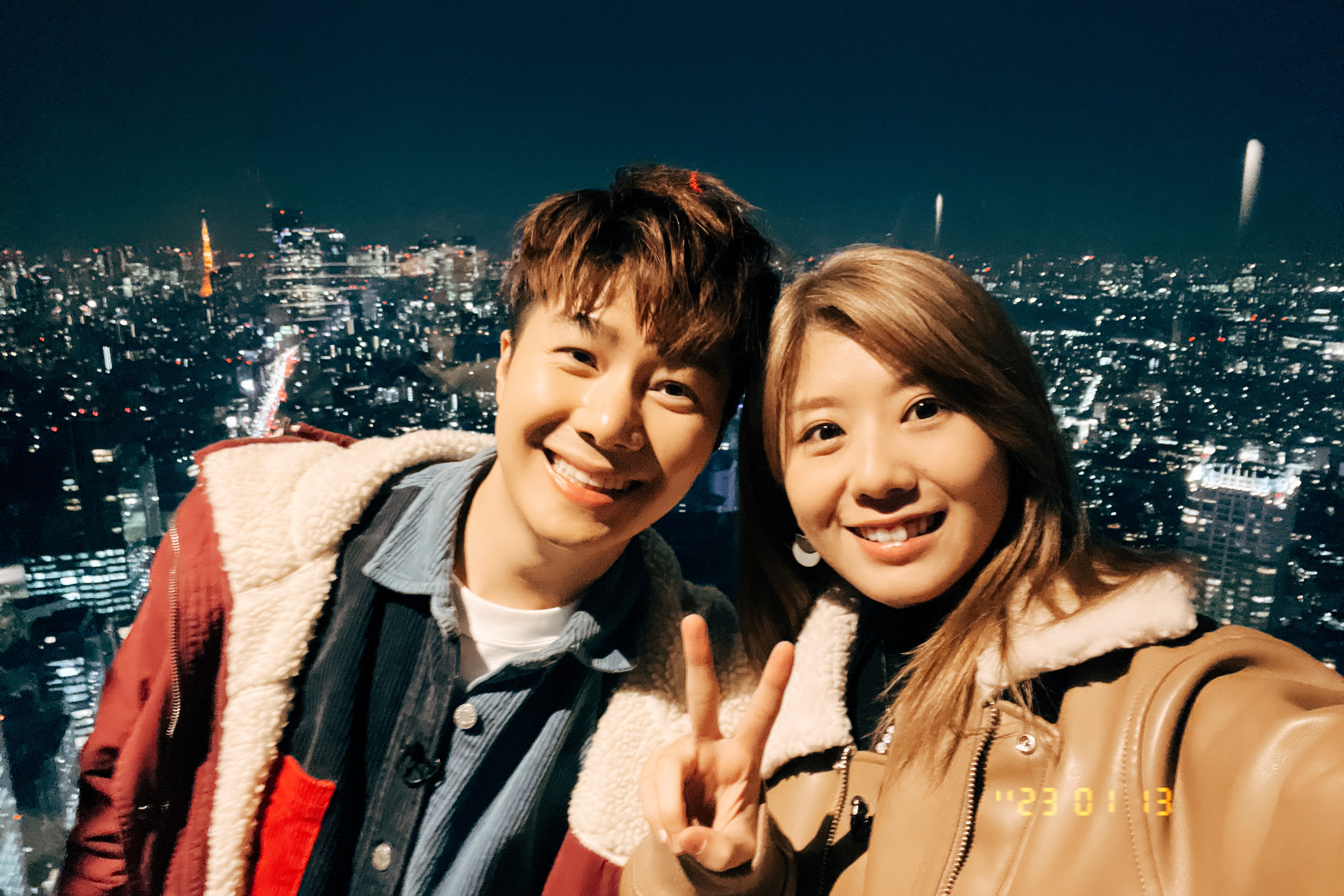 周奕瑋同陳嘉慧由搭飛機起程一刻已大派貼士。