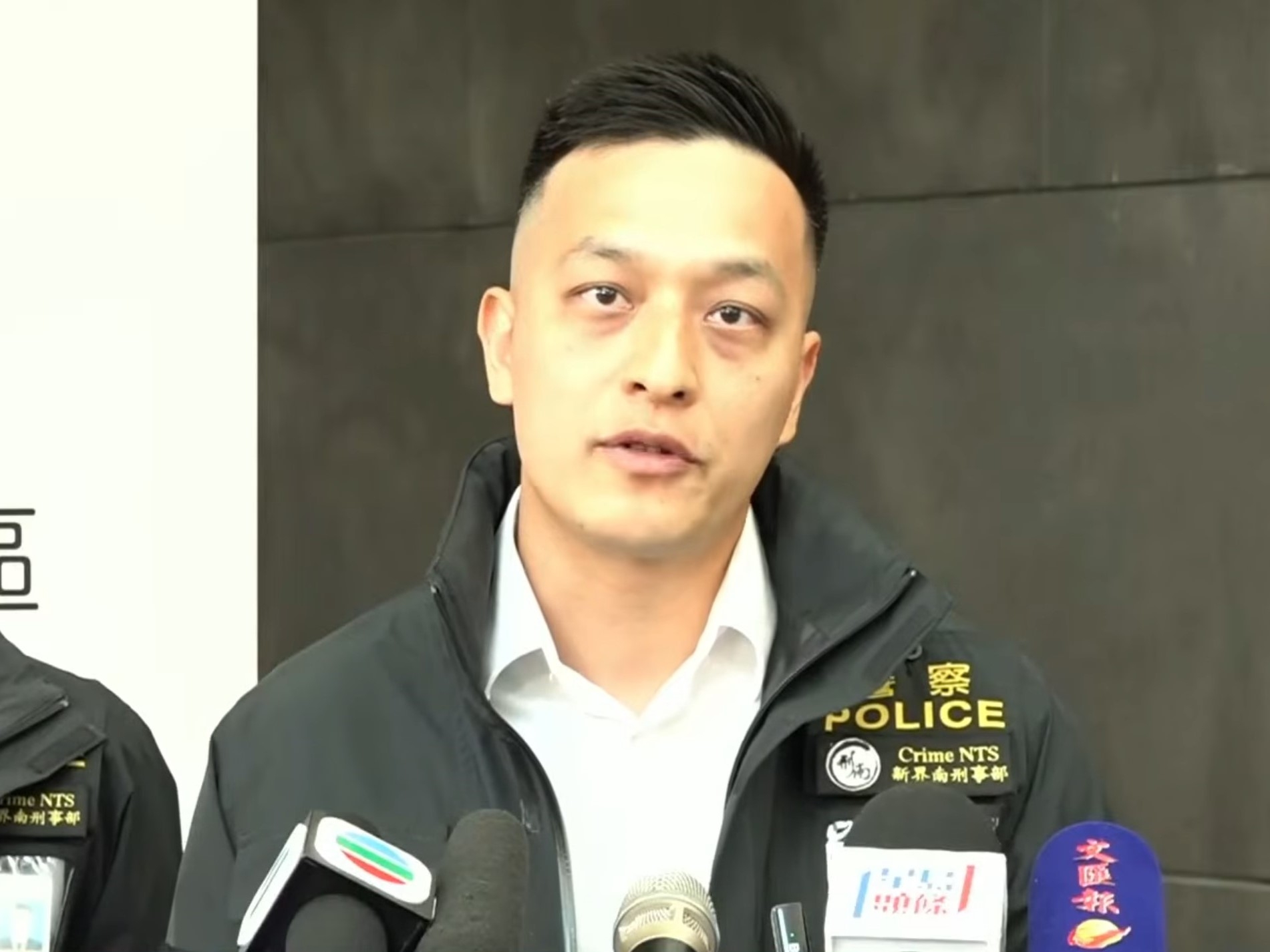 警方新界南總區防止罪案辦公室總督察曹世樑（警方YouTube直播截圖）