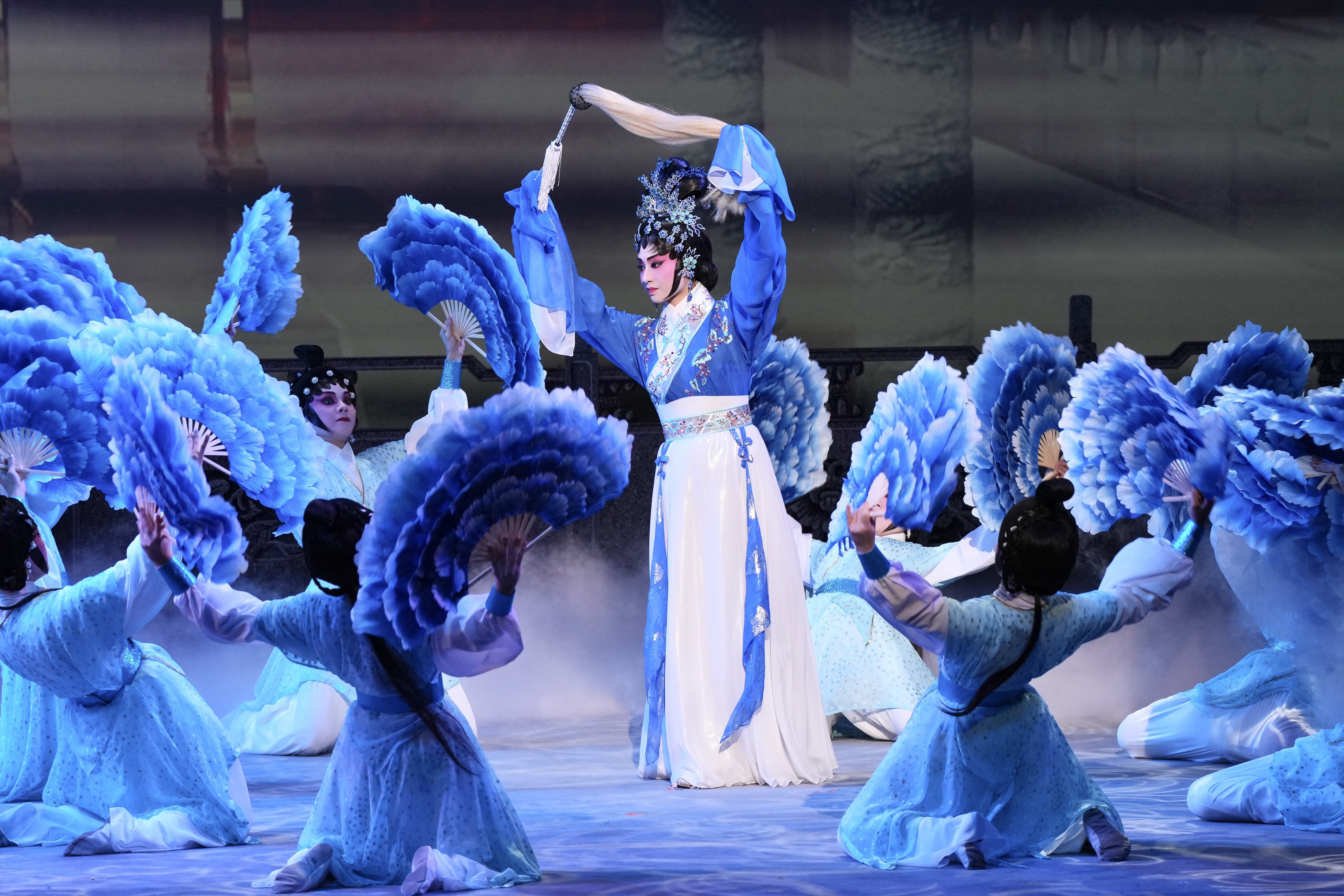 梁非同同樣話重演與拍檔默契更好，演出更為投入