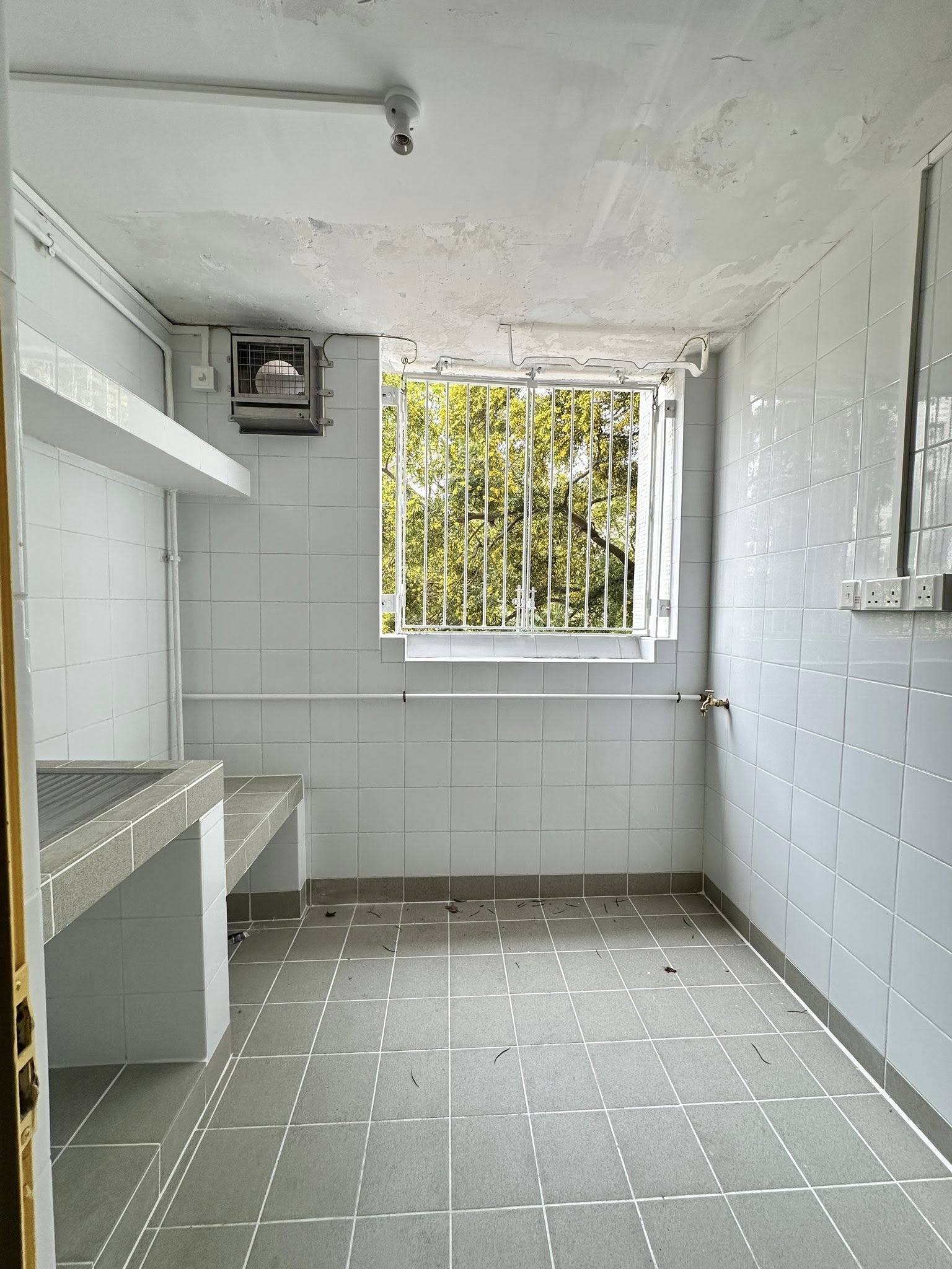 No photo description available.