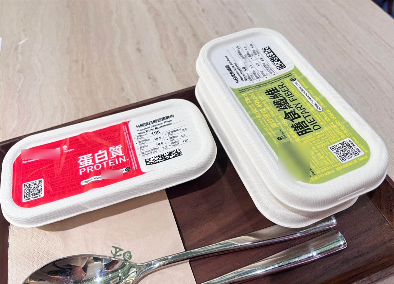 尖沙咀食肆食飯「中伏」堂食慘變預製菜　港女發火怒報海關：要避雷