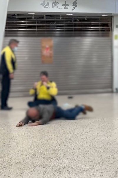 觀塘港鐵站爆4人混戰疑醉酒鬧事