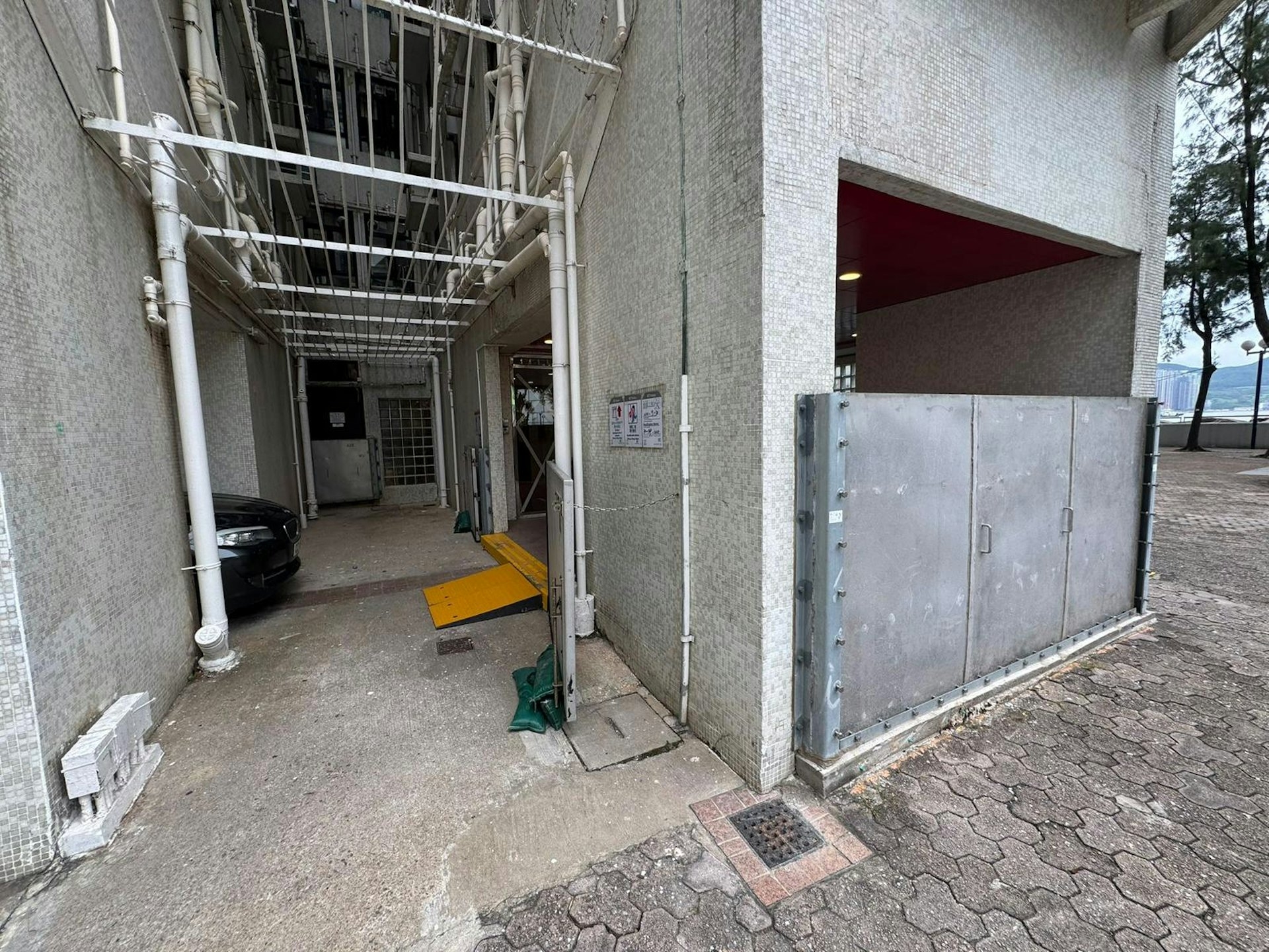 杏花邨及杏花新城展開防風措施。（港鐵圖片）