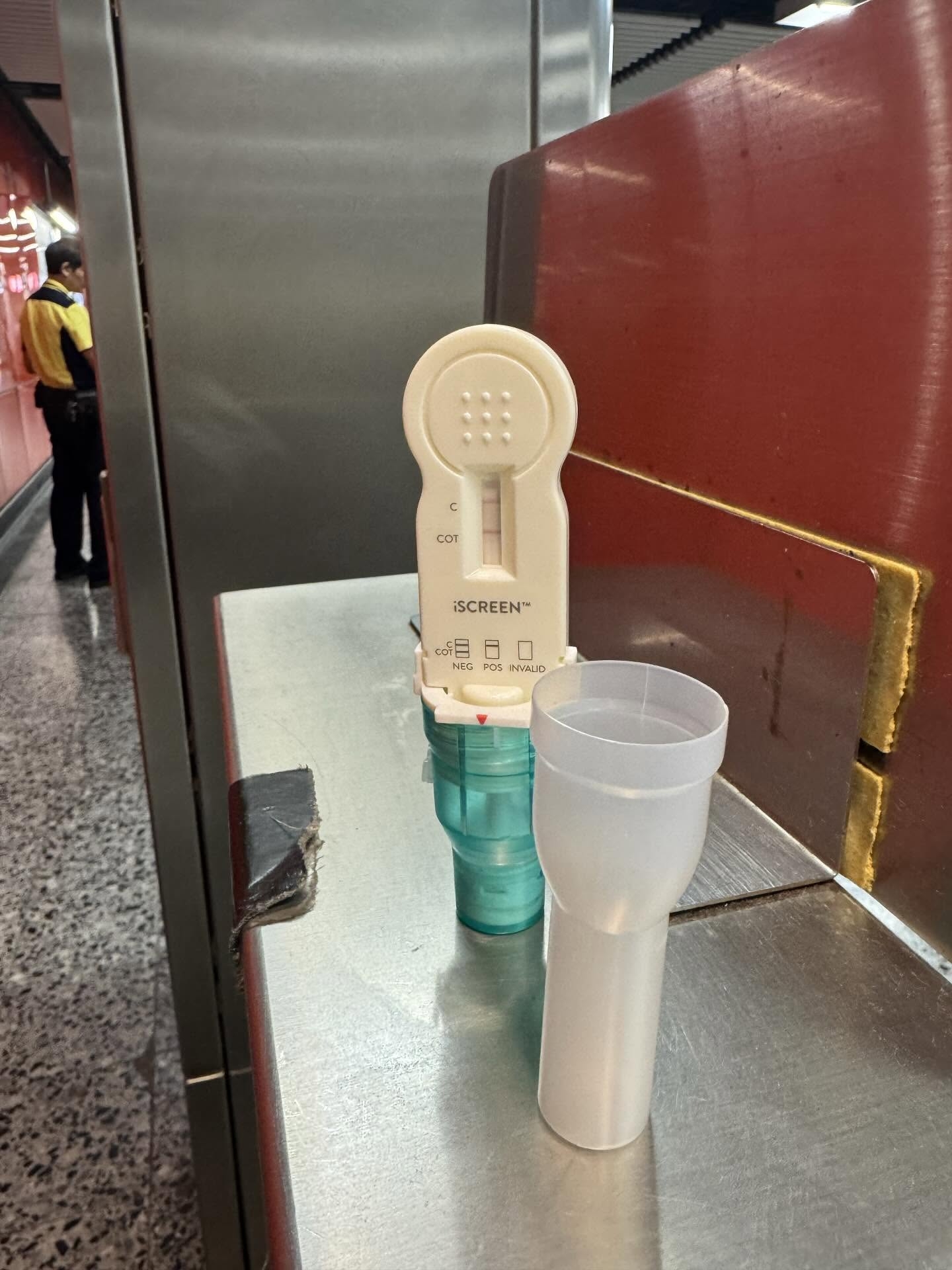 網民又分享自己在地鐵站含住測試棒時感覺尷尬，獲得不少有相同經驗的戒煙者表示有同感。