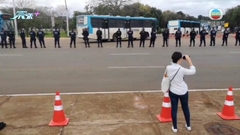 【美國會翻版】博爾索納羅支持者軍方總部外紮營 防暴警察在場戒備