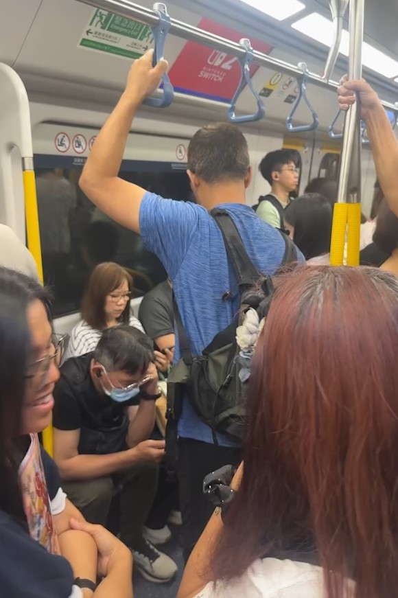 男子帶「寵物」坐港鐵　身上黏曱甴好恐怖被指：寵物免費坐車