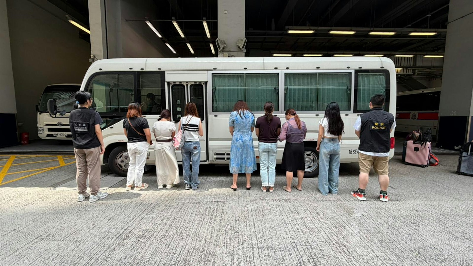 人員在行動中拘捕多人。（警方圖片）