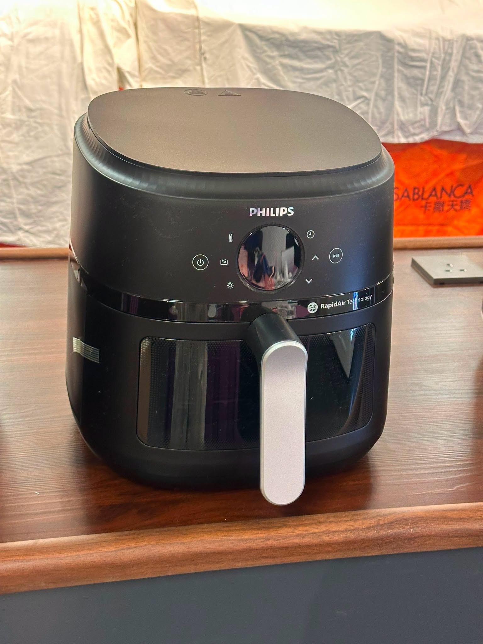 可能是‎泡茶器和‎顯示的文字是「 ‎PHILIPS i GABLANCA 卡創天媽 ا ※ ER 深車 תגיו Θ RapidAir‎ 」‎‎ 的圖像