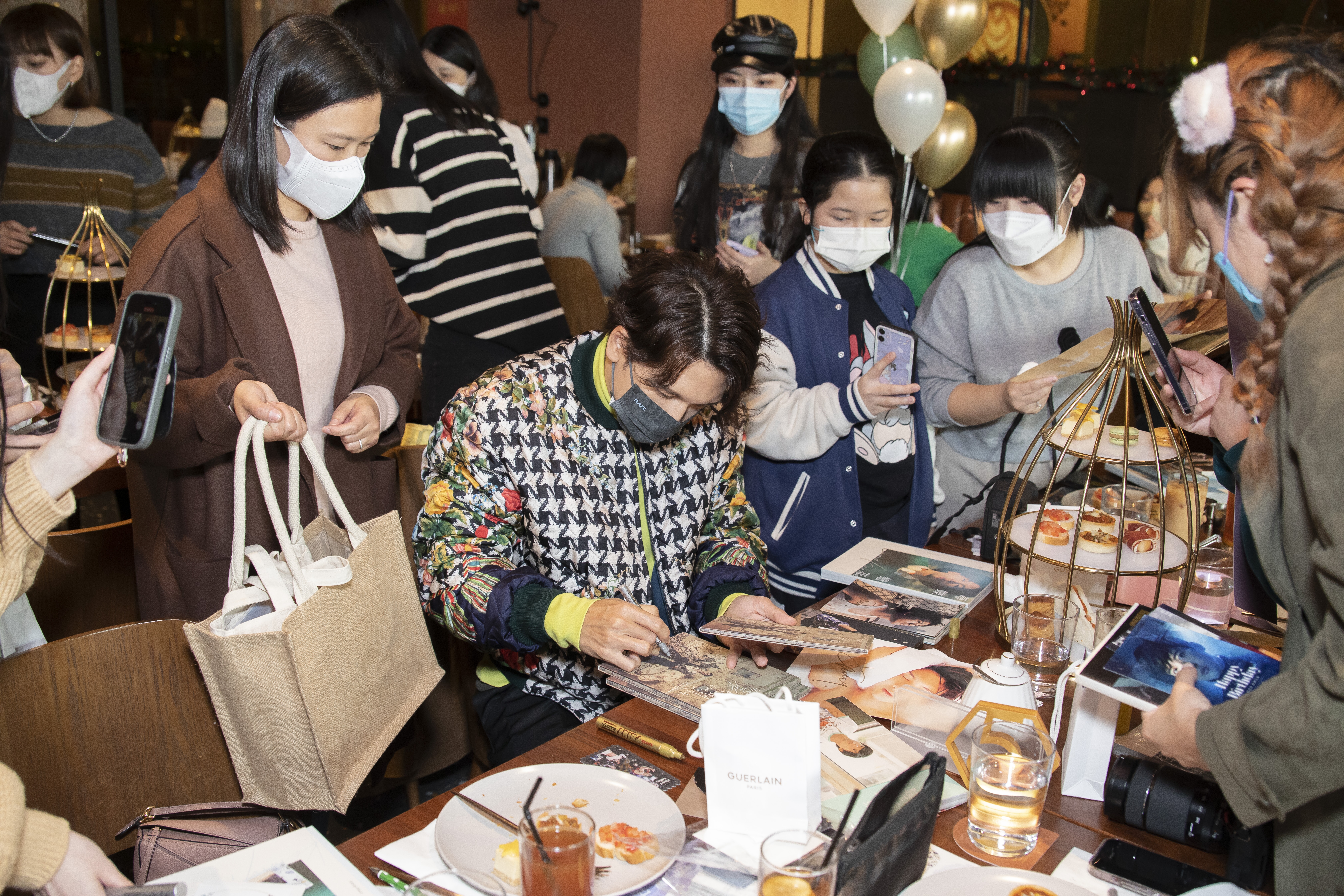 關智斌於12月30號正日生日。