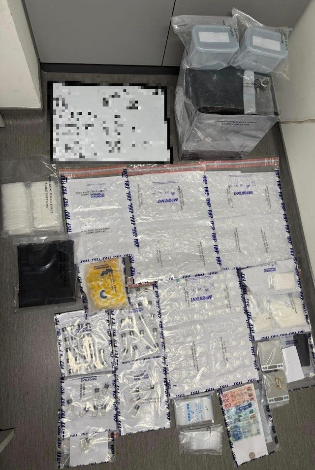 警方九龍灣工廈掃毒拘32歲男，檢$96萬太空油煙彈等毒品。(警方照片)