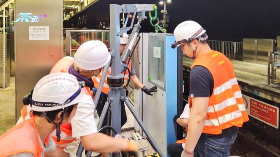 港鐵羅湖站提前展開自動月台閘門 較原計劃提早一季