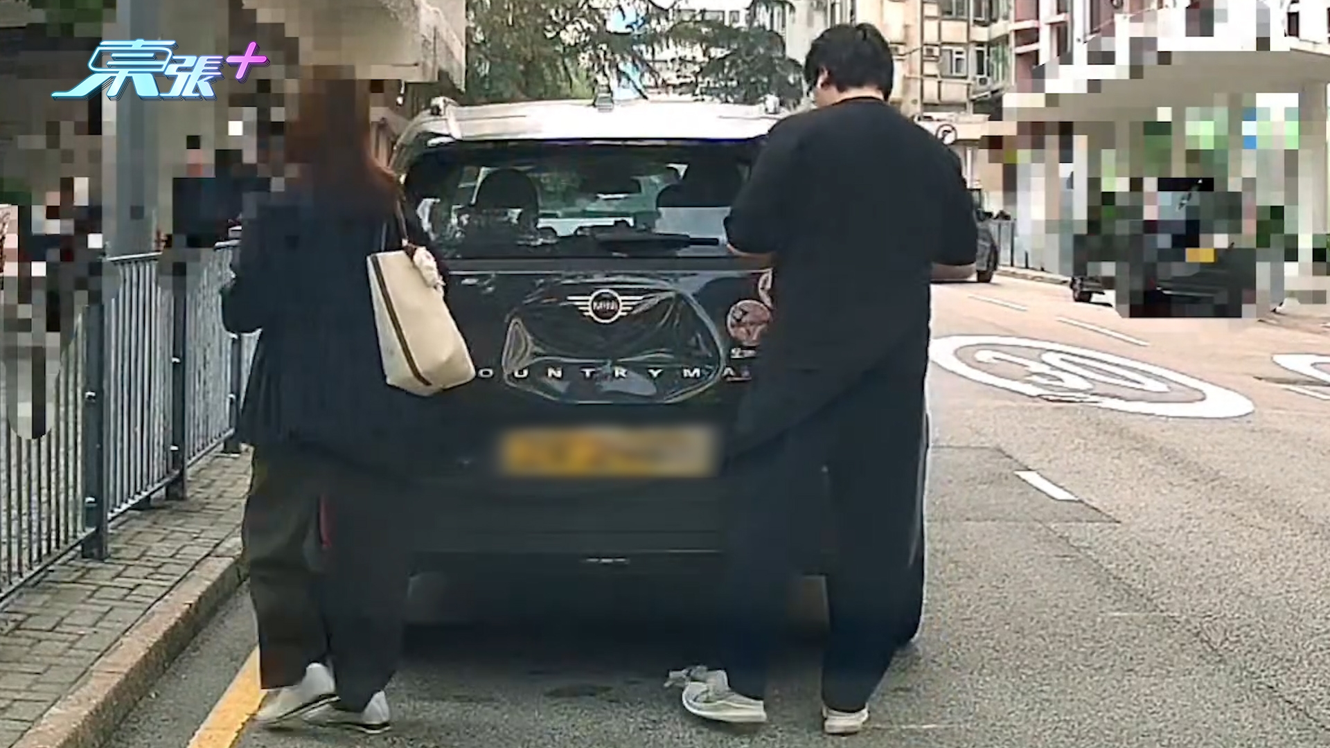 車Cam直擊｜無品車主抹完車即亂拋紙巾　網民齊聲促舉報：為庫房進貢下錢