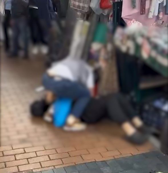 深水埗MMA｜兩男街頭互毆兼施「鉸剪腳」