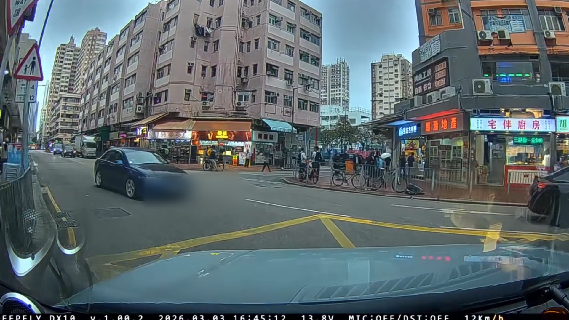 車Cam直擊｜元朗市中心私家車「大地任我行」　又逆線行駛：以為回到大陸