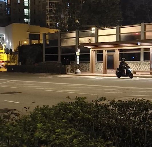 巴士迷疑為影巴士擺單車擋馬路