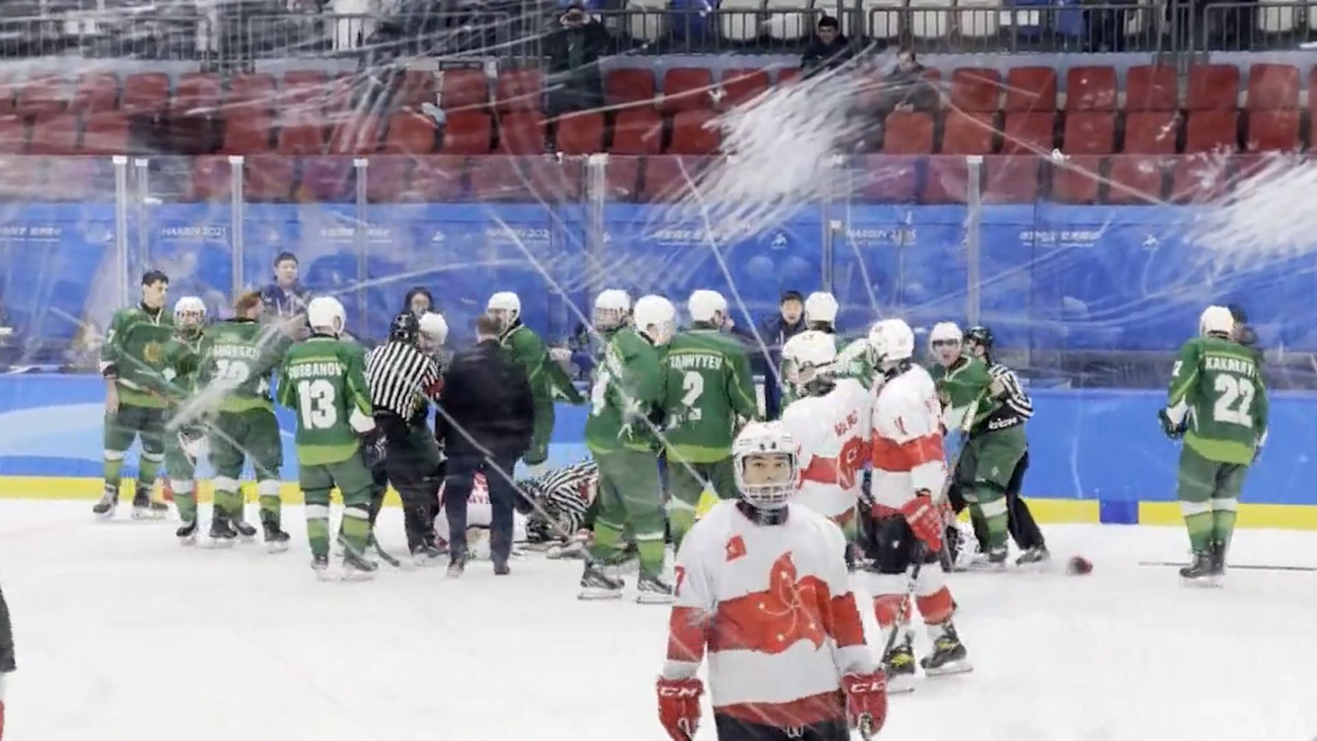 亞冬運港冰球隊勝後遭對手圍毆