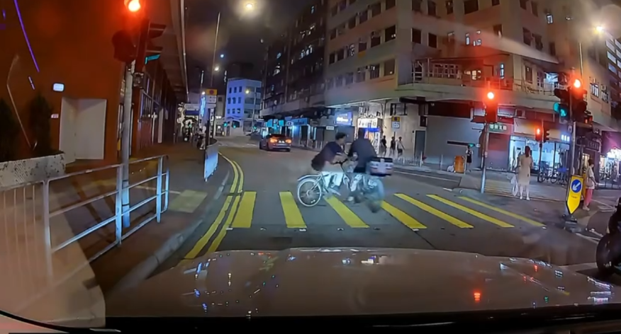 車Cam直擊｜電動單車衝紅燈直衝撞跌單車友