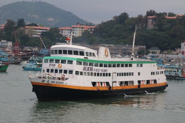 新渡輪設加班船