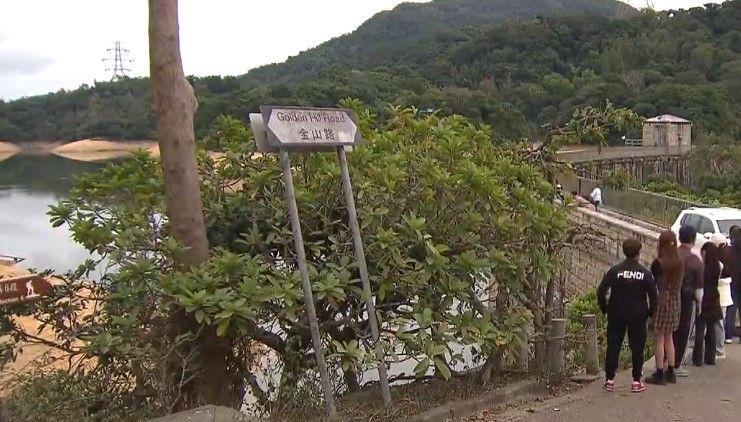 九龍水塘驚現沉車被休班警發現