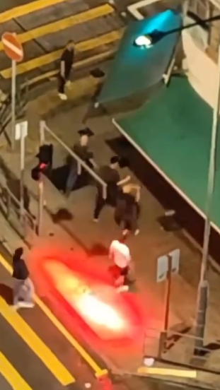 長沙灣MMA｜兩批人手持武器爭執