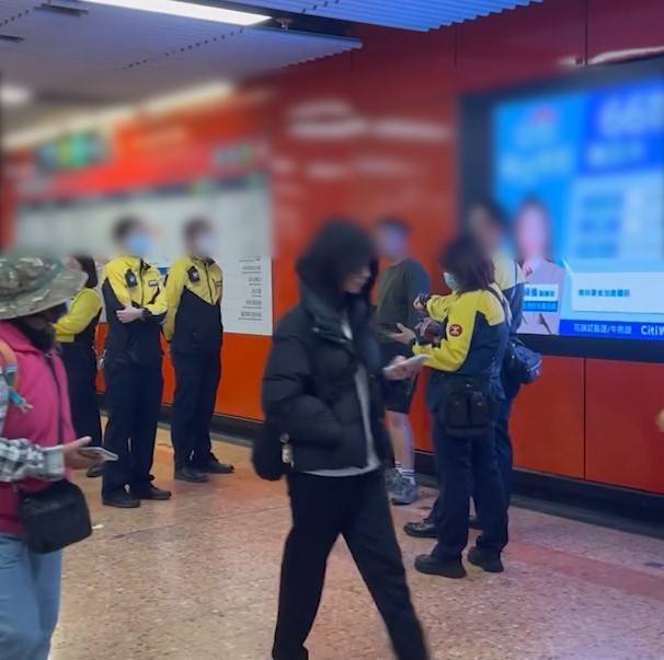 港鐵查飛再有風波惹爭議！男子站內拒查票遭6職員𥄫實