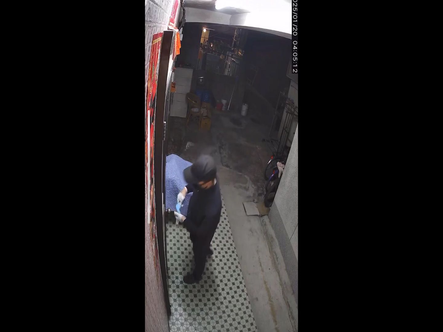 元朗廈村賊人夜潛3小時疑踩線