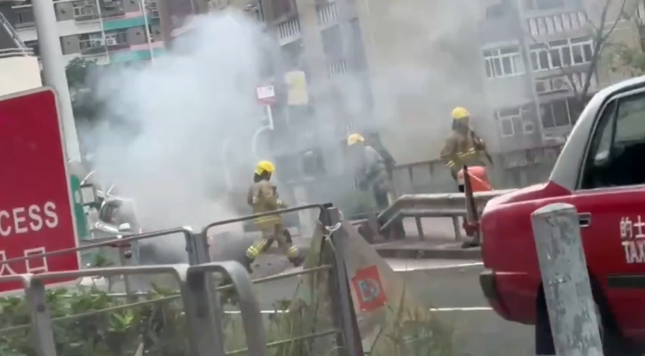 消防接報後迅速到場，並成功將火勢撲滅。