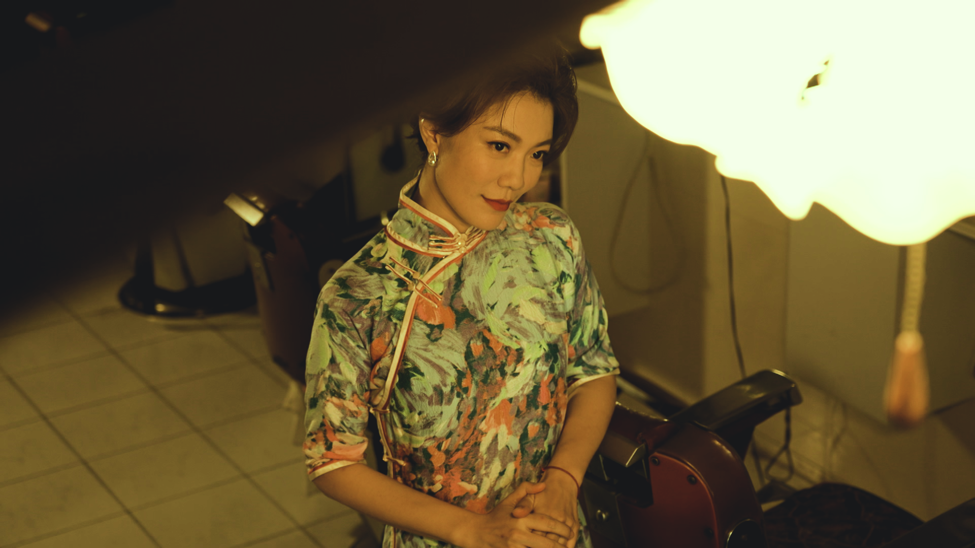 龍婷好襯呢個Look喎。