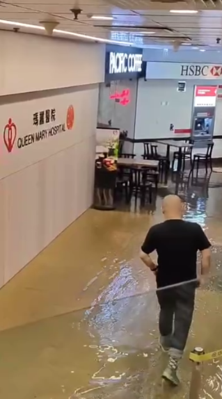 東張西望｜東張+直擊瑪麗醫院　女士黑雨下苦等小巴兩個鐘　的士無法上落山接客