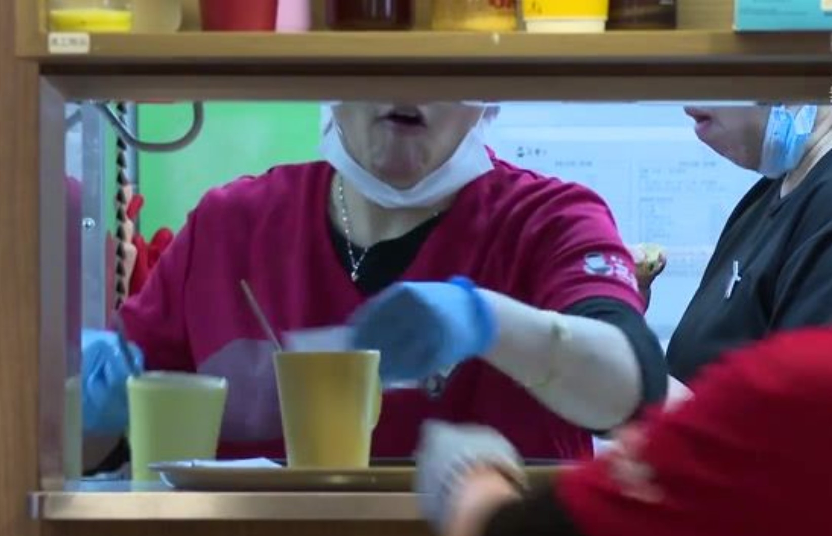 輸入外勞｜餐飲服務業共輸入逾3.5萬外勞　侍應最多　勞工處拒10個案